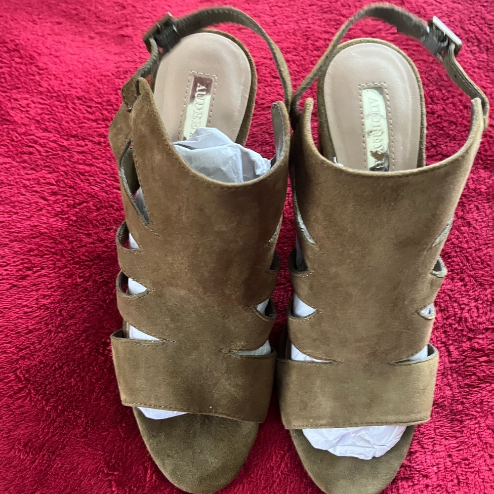 Audrey Brooke Olive Green Heels with Chunky StrapsSize 6.5 Excellent Condition!